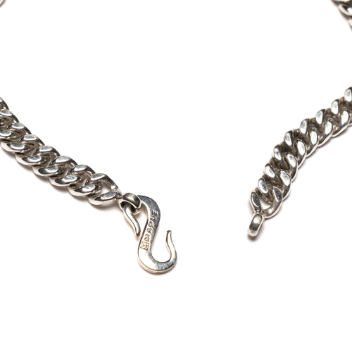 MAPLE 5mm Cuban Link Bracelet Silver 925 clasp and bracelet closeup