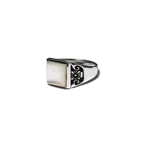 MAPLE Collegiate Ring Silver 925/Mother of Pearl side view