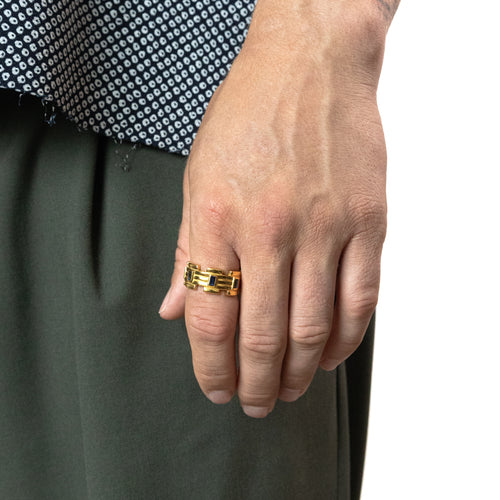 MAPLE Lui Link Stone Ring 14K Gold Baguette-Cut Blue Sapphire Stone on finger view