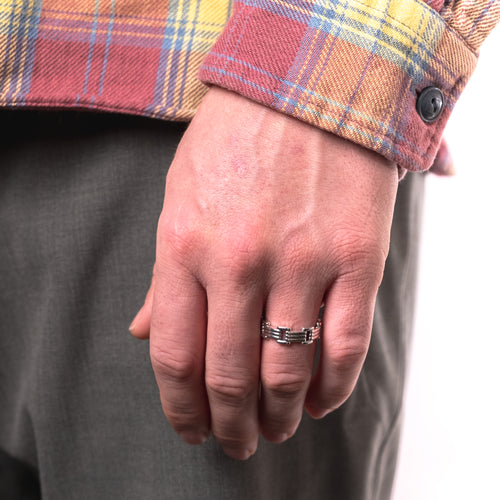 MAPLE Lui Link Ring Silver 925 on finger view