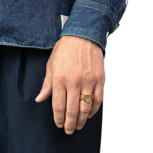 MAPLE Smiley Signet 14K Gold on finger
