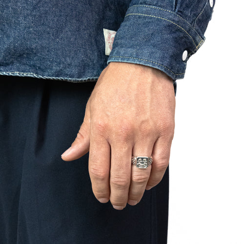 MAPLE Smiley Signet Silver 925 on finger view