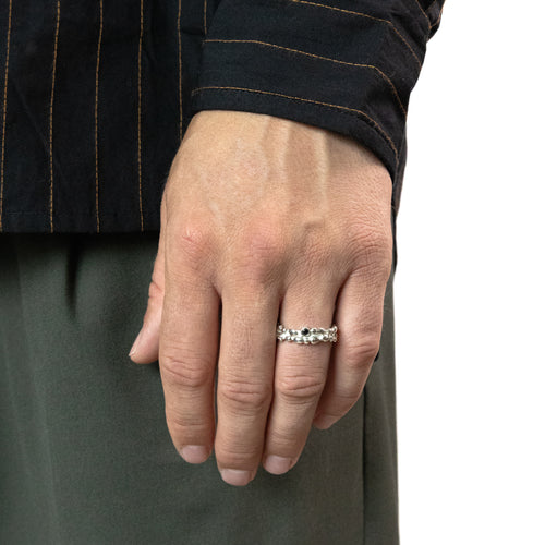 MAPLE Tropique Ring Silver 925 Onyx Stone on finger view