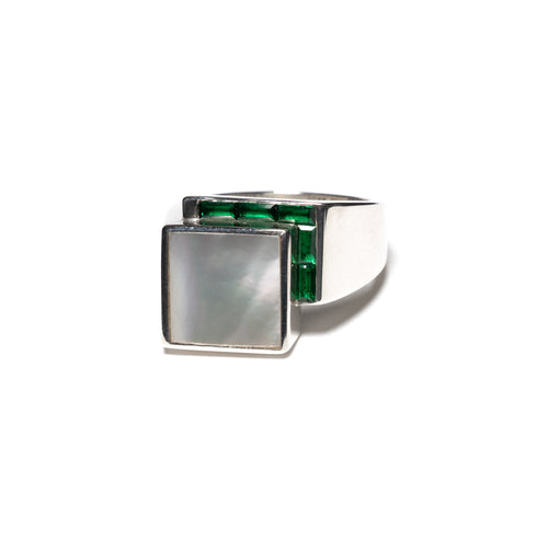MAPLE Barrington Signet Ring Silver 925 Mother of Pearl & Green Topaz stone side view