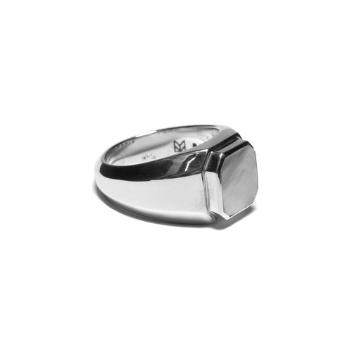 MAPLE Duppy Signet Ring Silver 925 Mother of Pearl stone side view
