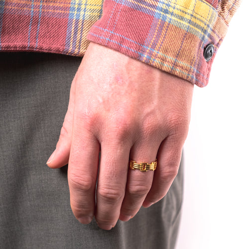 MAPLE Lui Link Ring 14K Gold on finger view